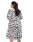 Фото #4 товара Yours tiered midi dress in black and white floral