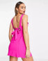 ASOS DESIGN – Strukturiertes Minikleid mit Ringen in der Taille in Fuchsia, im Stil der 70er