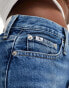 Фото #2 товара Calvin Klein Jeans mom denim shorts in mid wash