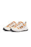 Фото #1 товара Кроссовки женские Nike Tech Hera оранжевого цвета