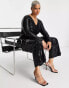 In The Style Plus – Exklusiver Pailletten-Jumpsuit in Schwarz mit tiefem Ausschnitt und weitem Bein