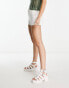 Фото #2 товара Bershka roll up hem denim shorts in white