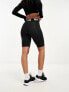 Фото #3 товара The North Face Training Aracar high waist legging shorts in black Exclusive at ASOS