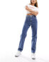 Фото #1 товара Wrangler mom straight fit jeans in mid blue