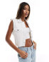 Фото #4 товара Abercrombie & Fitch cut off sleeveless denim jacket in white