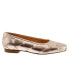 Фото #1 товара Trotters Hanny T2125-710 Womens Gold Leather Slip On Ballet Flats Shoes 12