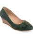 ფოტო #1 პროდუქტის Women's Graysn Buckle Detial Wedge Pumps