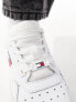 Фото #5 товара Tommy Jeans retro basket flatform trainers in white