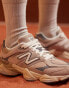 Фото #7 товара New Balance 9060 trainers in beige and navy