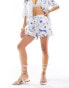 Фото #4 товара Iisla & Bird printed beach short co-ord in white and blue