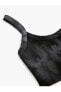 Фото #3 товара Топ спортивный Koton Спортивный полотняный топ с батиковым узором, тонкие бретельки, Slim Fit