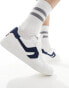 Фото #2 товара Levi's Swift leather trainer in white with navy backtab