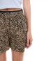 Stradivarius contrast waistband short in leopard print Коричневый, S - фото #3