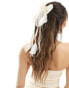 Фото #2 товара True Decandence chiffon hair bow in cream