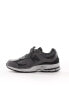 New Balance 2002 trainers in grey