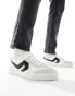 Фото #6 товара Levi's Sneak trainer with black logo in cream suede mix