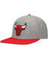 Фото #3 товара Men's Gray, Red Chicago Bulls Classic Logo Two-Tone Snapback Hat