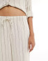 Фото #4 товара Stradivarius pull on linen look cropped trouser in oatmeal stripe