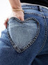 Фото #3 товара Miss Selfridge heart pocket straight leg jean in dark blue wash