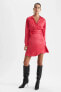Фото #8 товара Gömlek Yaka Kırmızı Basic Kuşaklı Yarım Kollu Saten Mini Elbise Z2341az22wn