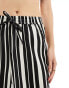 Фото #4 товара ONLY wide leg trousers in black and white stripe