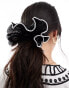 Фото #3 товара DesignB London plisse ruffle hair scrunchie with contrast piping in black