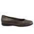 Фото #1 товара Trotters Darcey T1904-033 Womens Gray Wide Leather Ballet Flats Shoes 6.5