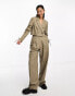 Фото #2 товара Miss Selfridge tailored slouchy wide leg trouser in khaki fleck