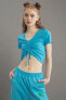 Фото #4 товара Женская блузка defacto Coool Fitted V-образный вырез с каракулем и коротким рукавом X9988az22sm