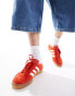 adidas Originals – Gazelle – Hallen-Sneaker in Rot mit Gummisohle