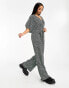 Wednesday's Girl v-neck wide sleeve belted jumpsuit in green spot Grün gepunktet, 2XS - фото #3