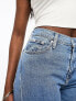 Фото #10 товара Calvin Klein Jeans mom jeans in mid wash