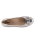 Фото #8 товара Trotters Avery T2202-044 Womens Silver Leather Slip On Ballet Flats Shoes 5.5