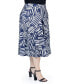 Фото #3 товара Plus Size Pleated Print Midi Skirt with Pockets