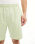 Nike Running Challenger Dri-FIT 2-in-1 7 inch short in light green