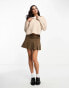 Miss Selfridge – Gestrickter Lounge-Kapuzenpullover in Hellbeige mit Zopfmuster und kurzem Schnitt