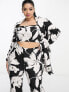 Фото #2 товара ASOS LUXE Curve co-ord suit jacket in black & white floral print