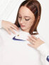 Фото #4 товара Nike Sportswear graphic long sleeve t-shirt in white