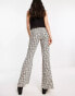 Фото #4 товара ASOS DESIGN plisse flare trouser in geo print