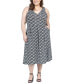 Фото #2 товара Plus Size Midi Length Sleeveless Pocket Dress