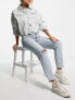 Фото #2 товара Stradivarius cropped cotton slim mom jeans with stretch and rip in light blue - MBLUE