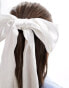 Фото #4 товара ASOS DESIGN bridal hair clip with oversized satin bow detail in ivory