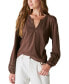 Фото #1 товара Women's Long-Sleeve Sequin Trimmed Top