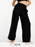 Фото #1 товара Vero Moda Petite wide leg trousers in black
