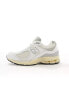 New Balance 2002 leather trainers in white