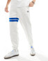 Фото #1 товара Lacoste logo joggers with contrast stripe in white