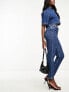 Фото #9 товара Джинсы женские Calvin Klein Jeans – Мом-джинсы в темной стирке
