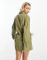 COLLUSION cut out shirt dress in khaki Зеленый, 38 - фото #3