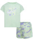 Фото #1 товара Little Girls 2-Pc. Prep In Your Step Tee & Tempo Shorts Set