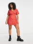 Фото #2 товара Daisy Street Plus wrap front short sleeve mini dress in red ditsy